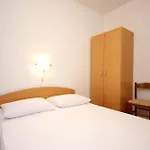 Seaside House Cove Rogacic, - 8886 * Vis