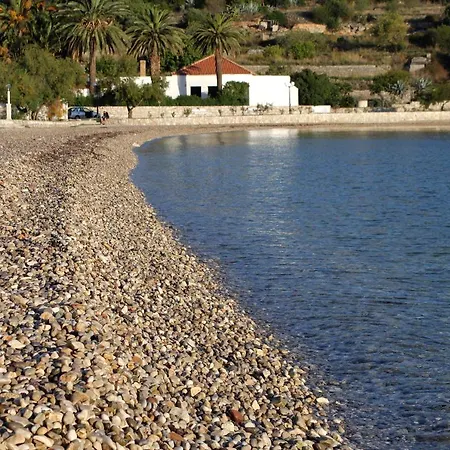 Seaside House Cove Rogacic, - 8886 Vakantiehuis Vis