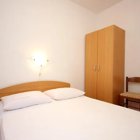 Seaside House Cove Rogacic, - 8886 * Vis
